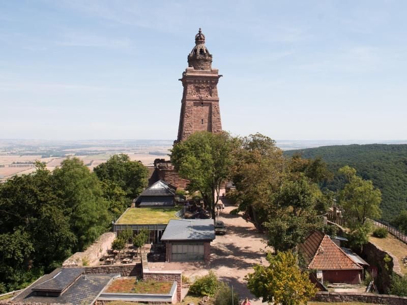 Das Kyffhäuser-Denkmal in Steinthaleben. Foto: Sebastian Kahnert/Archiv