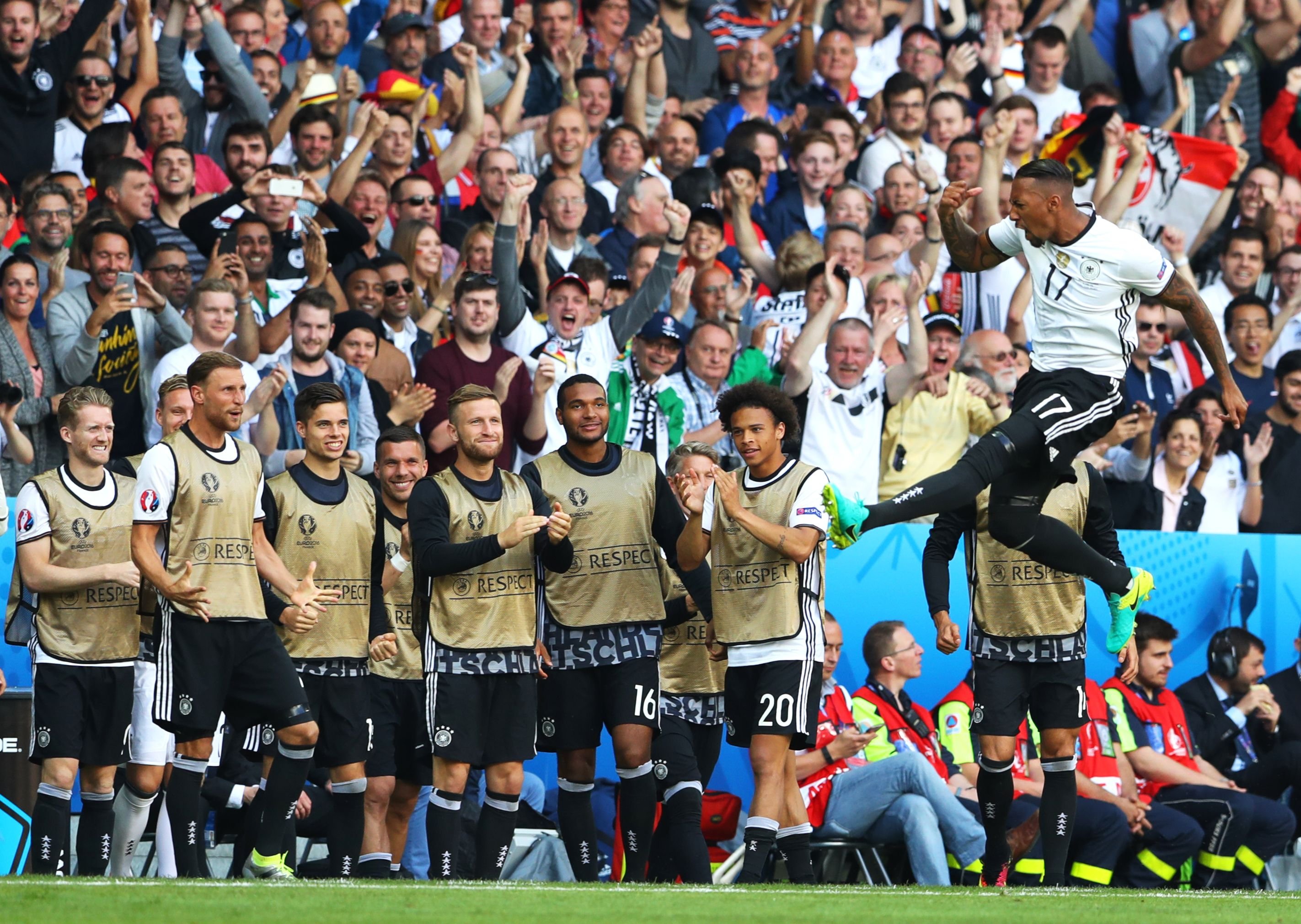Beim Jubellauf von Jerome Boateng staunten selbst die Kollegen.
