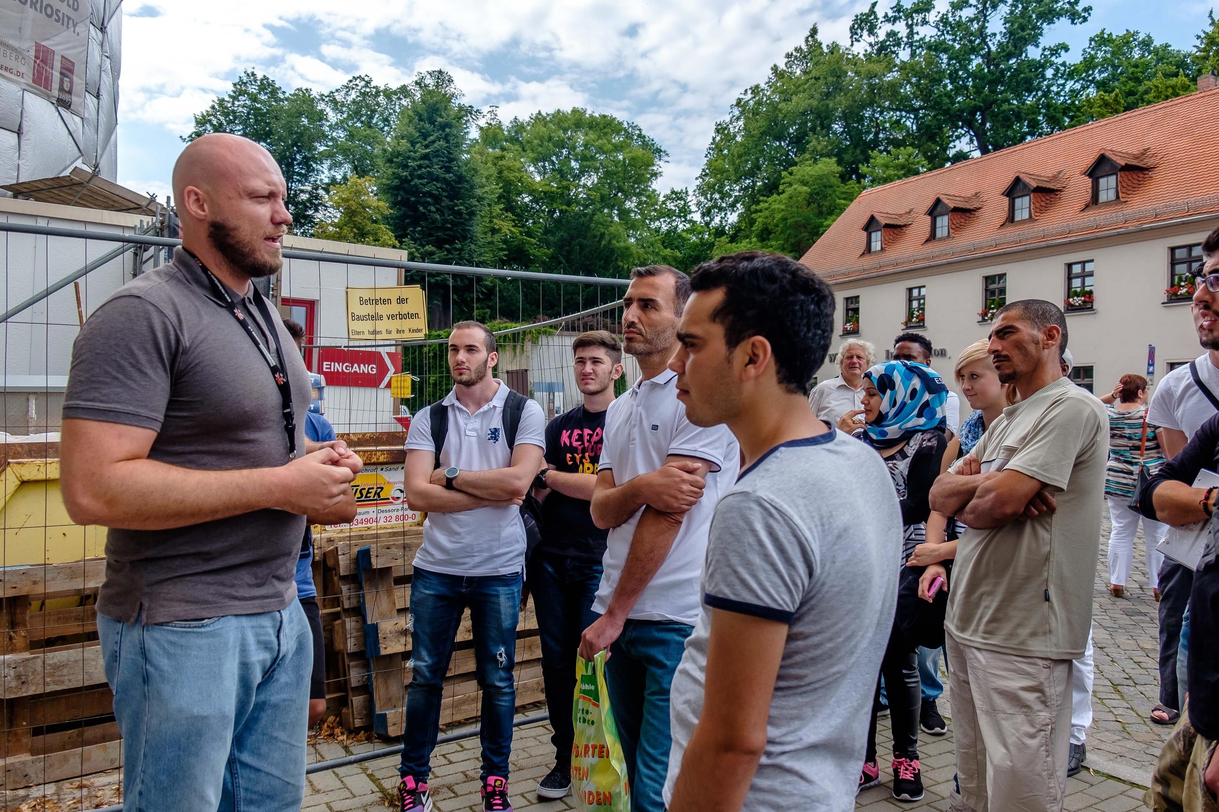 Stadtführer in Aktion: Für die neue Saison wurden in Wittenberg neue Touristenführer ausgebildet.