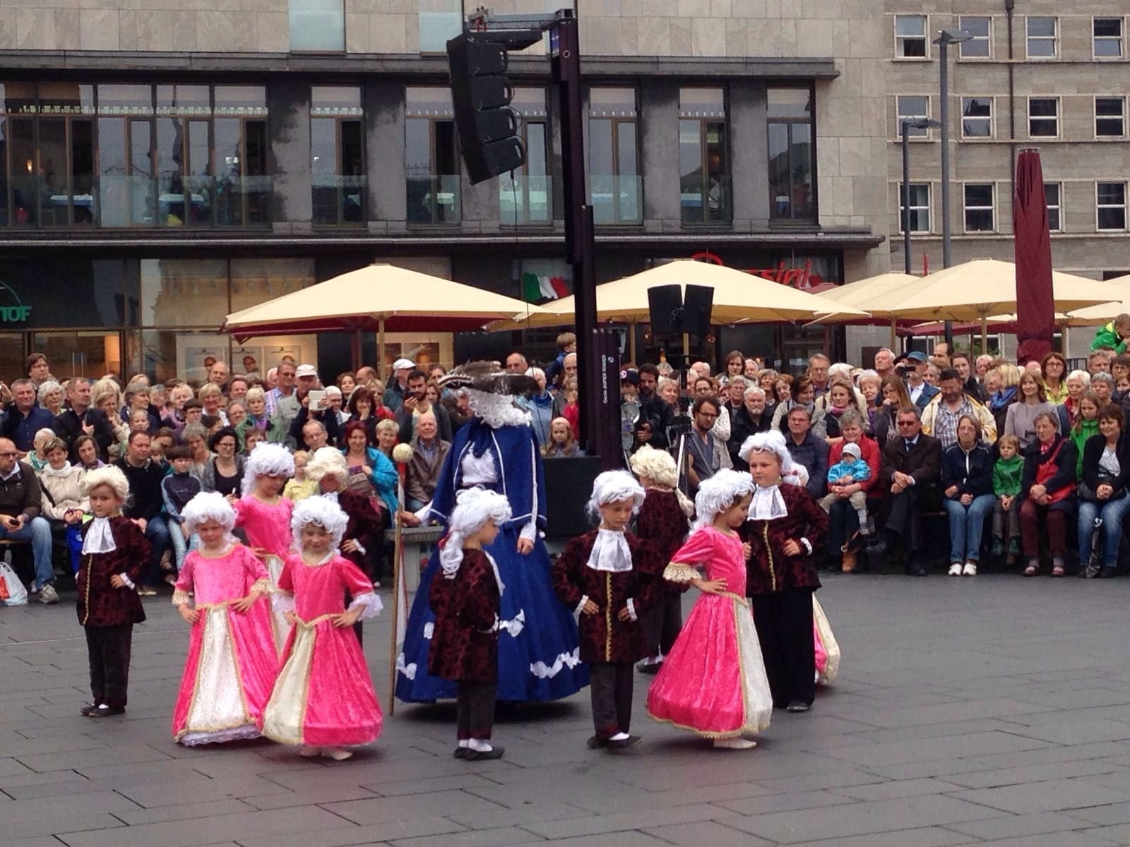 Kinder tanzen zu Händel