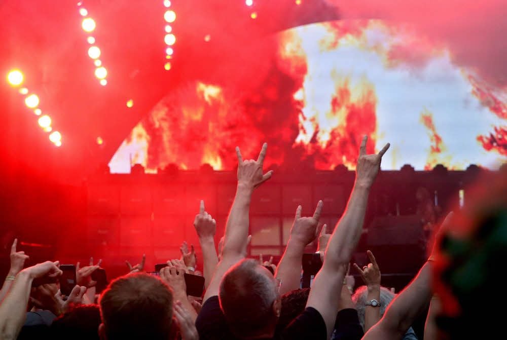 Blitz, Donner und Teufelshörner: AC/DC kennen keine Ironie.