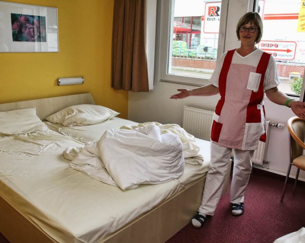 Iris Bolze (Housekeeping) aus dem Rosenhotel in Sangerhausen. Zum Sachsen-Anhalt-Tag werden sie und ihre Kolleginnen viel zu tun haben. Denn dann sind alle Zimmer des Hotels belegt.