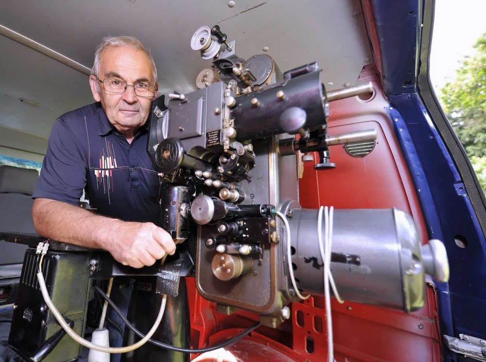 Helmut Göldner ist seit mittlerweile 56 Jahren Filmvorführer. Der 71-Jährige ist jetzt für sein Lebenswerk ausgezeichnet worden.