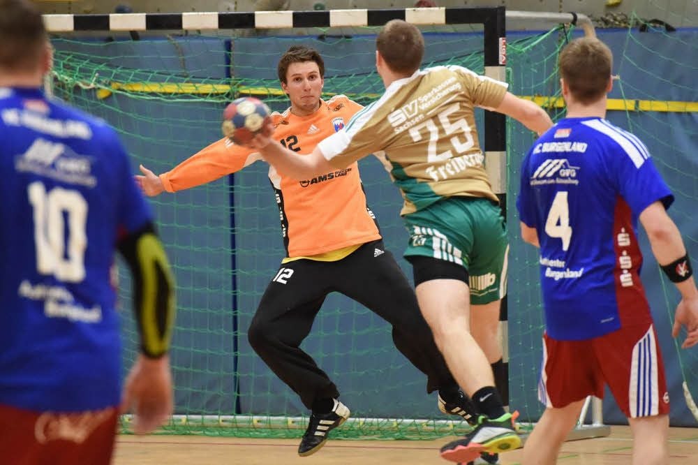 Torwart Franz Flemming und seine Teamkollegen vom HCB wollen nach dem 41:35-Sieg gegen Freiberg auch in Glauchau gewinnen.