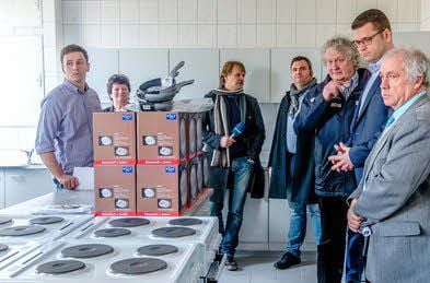 Bei einem Rundgang mit Landrat Jürgen Dannenberg konnten sich die Fraktionschefs des Kreistages gestern einen Eindruck von der Unterbringung der Asylbewerber in der Gemeinschaftsunterkunft verschaffen.