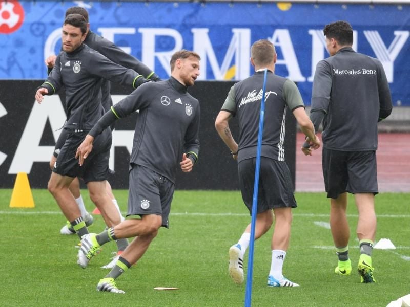 Die deutschen Spieler können sich entspannt auf das letzte Gruppenspiel gegen Nordirland vorbereiten. Foto: Arne Dedert