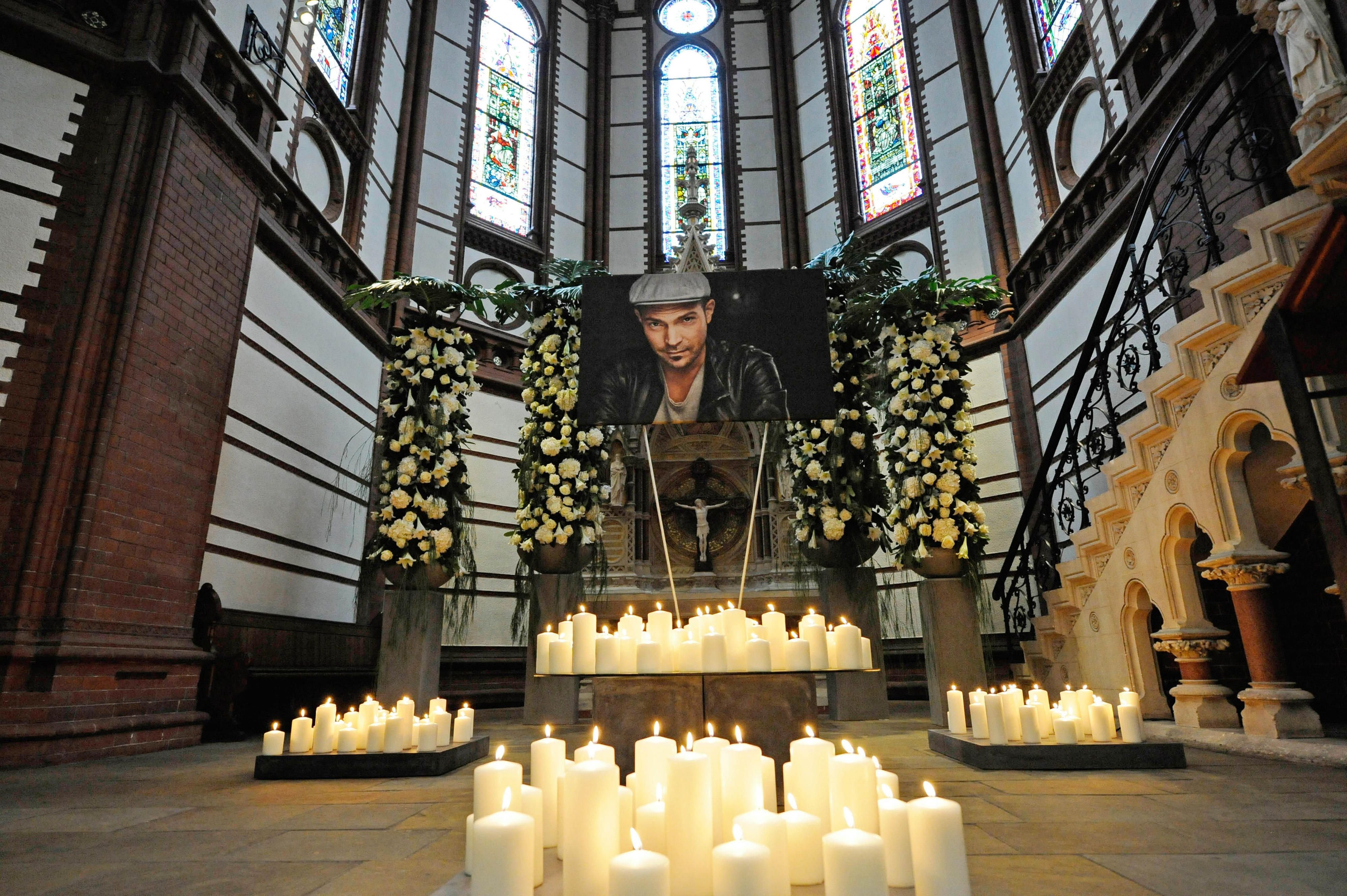 Trauerfeier für den Musiker Roger Cicero am Freitag in der St. Gertrud-Kirche im Hamburger Stadtteil Uhlenhorst.