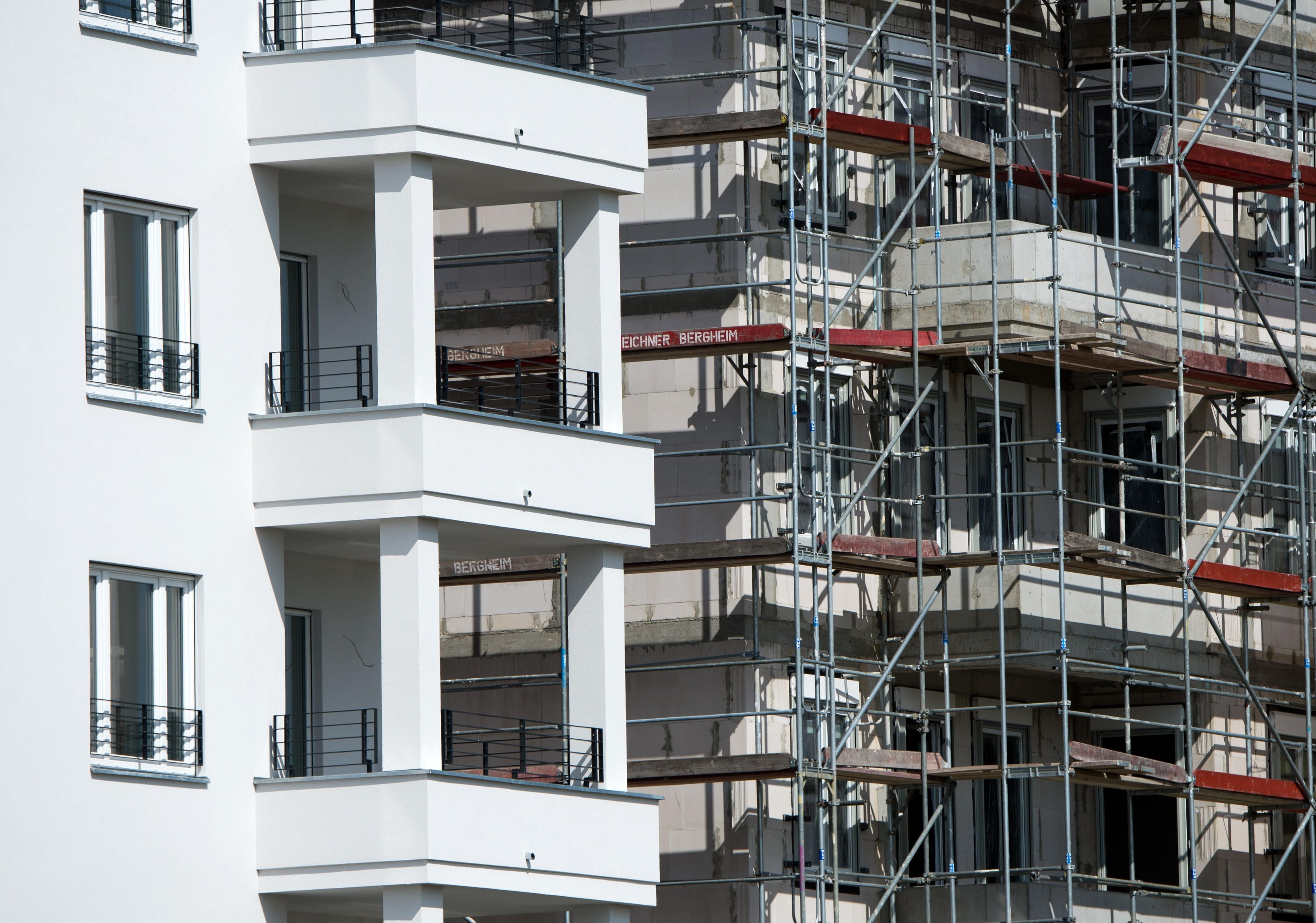 Der Wunsch der Deutschen nach einem Eigenheim ist weiterhin groß, sei es Haus oder Eigentumswohnung.