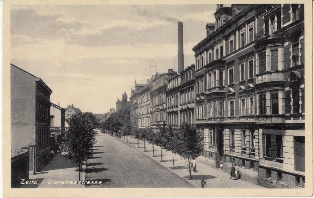 In der Donaliesstraße rauchten die Schornsteine der Industriestadt Zeitz. Links sind die Häuser von „Lumpen-Zausch“ zu sehen.