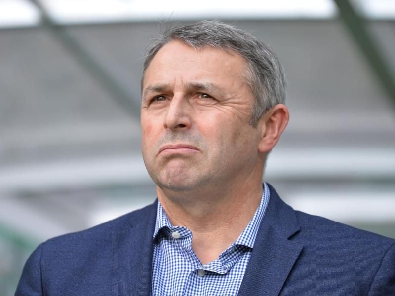 Wolfsburgs Manager Klaus Allofs muss die Mannschaft neu zusammenstellen. Foto: Carmen Jaspersen