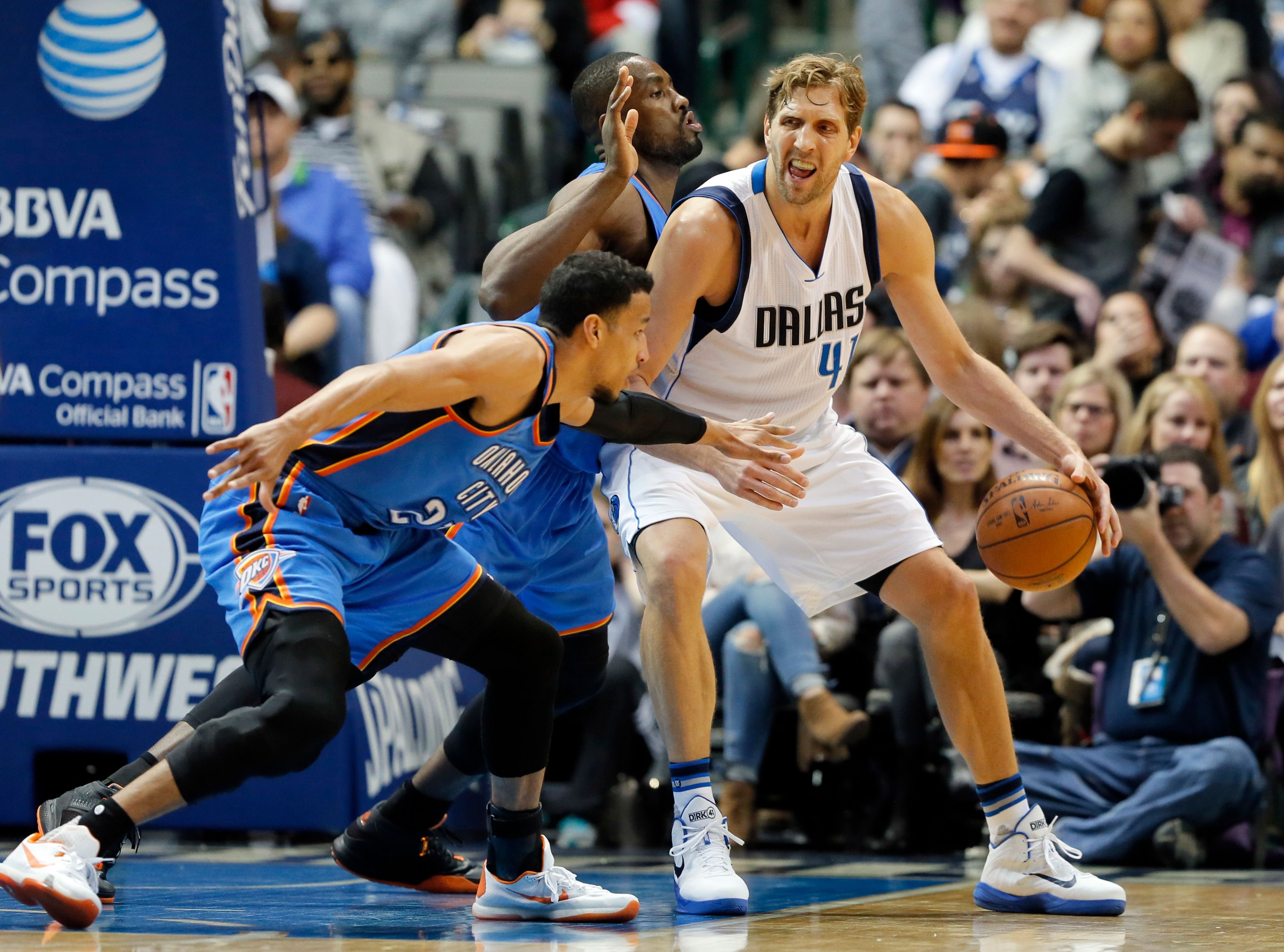 Dirk Nowitzki (r.) war gegen Oklahoma sehr gut aufgelegt.