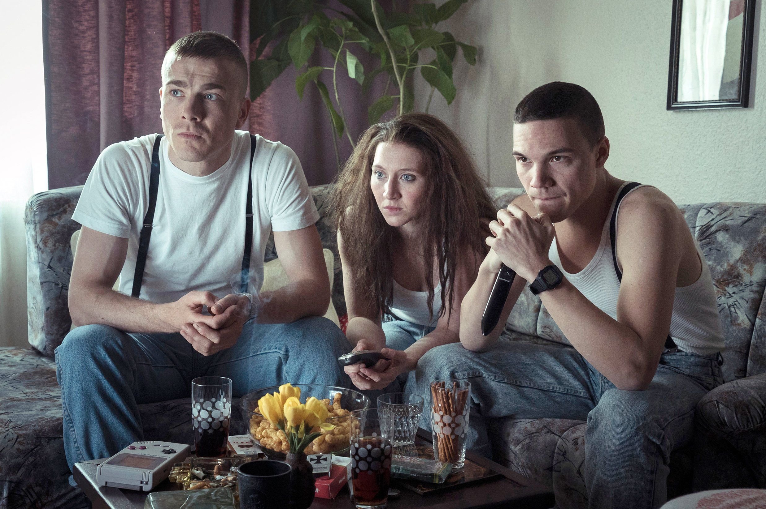Szene aus dem vom SWR verantworteten Film „Die Täter · Heute ist nicht alle Tage“: Uwe Mundlos (Albrecht Schuch, l-r), Beate Zschäpe (Anna Maria Mühe) und Uwe Böhnhardt (Sebastian Urzendowsky).