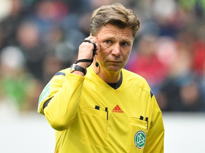 Thorsten Kinhöfer kritisiert das Verhalten der Trainer an der Seitenlinie. Foto: Uwe Anspach