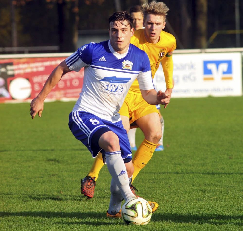 Christian Wegener (am Ball) musste aufgrund eines Kreuzbandrisses zuletzt lange pausieren.