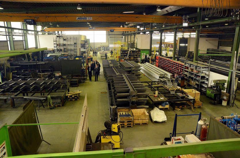 Ein Blick in die Produktionshalle der Firma Hegla