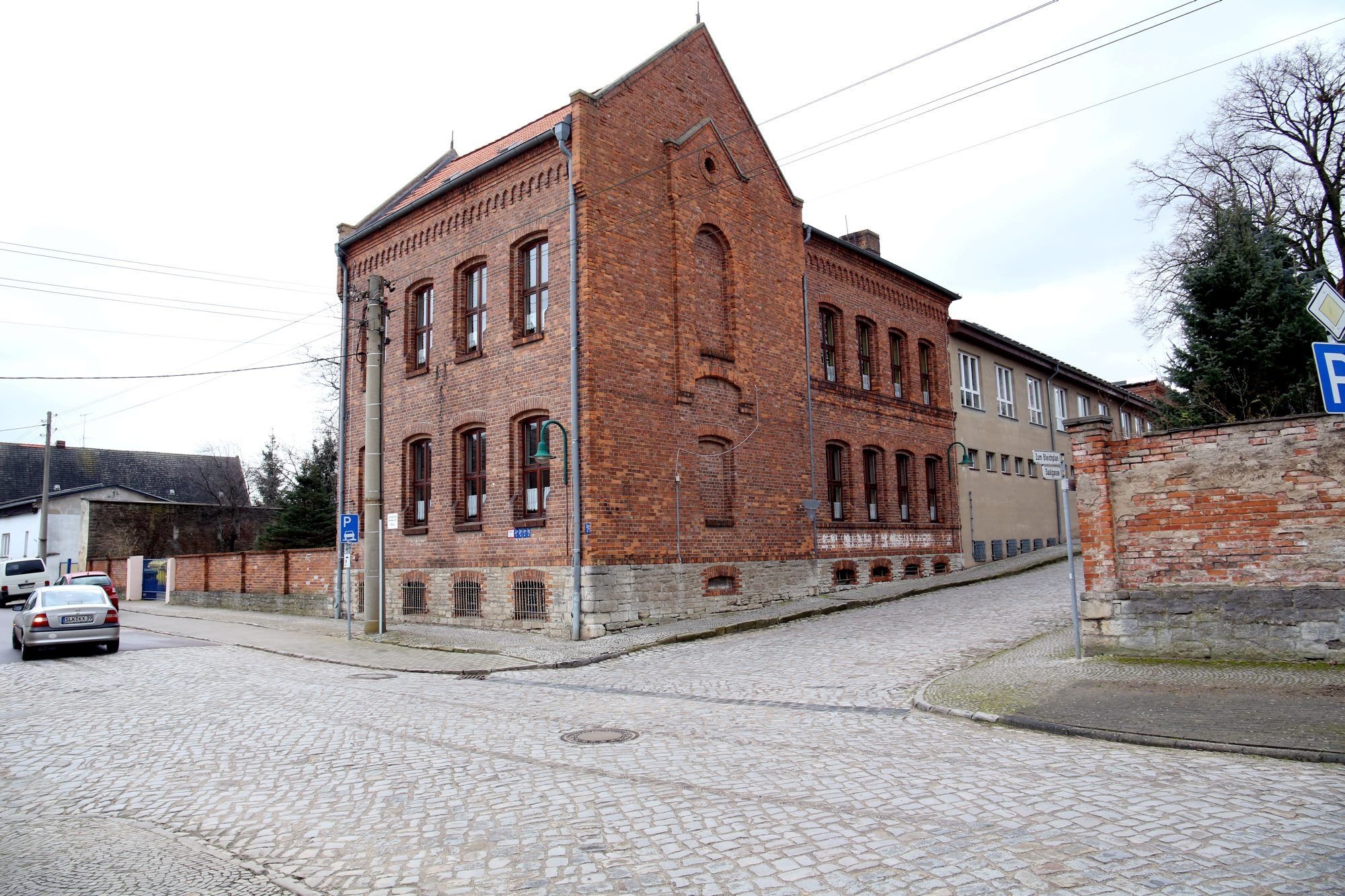 Blick auf das Gebäude der Grundschule in Plötzkau
