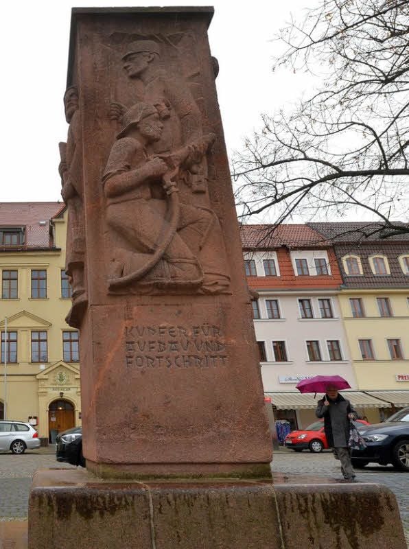 Bergbau-Denkmal am Markt in Hettstedt