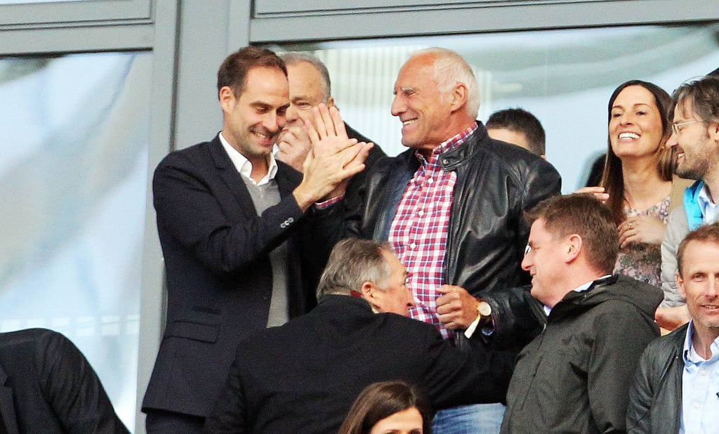 „Gib mir Fünf”: Red-Bull-Boss „Didi” Mateschitz (oben Mitte) klatscht mit RB-Präsident Oliver Mintzlaff ab (oben links)