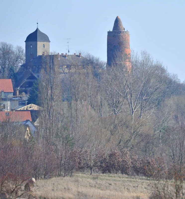 Der Rote Turm in Pouch