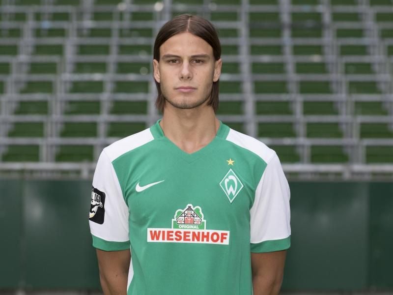 Werder Bremens Tobias Schwede. Foto: Jörg Sarbach/Archiv