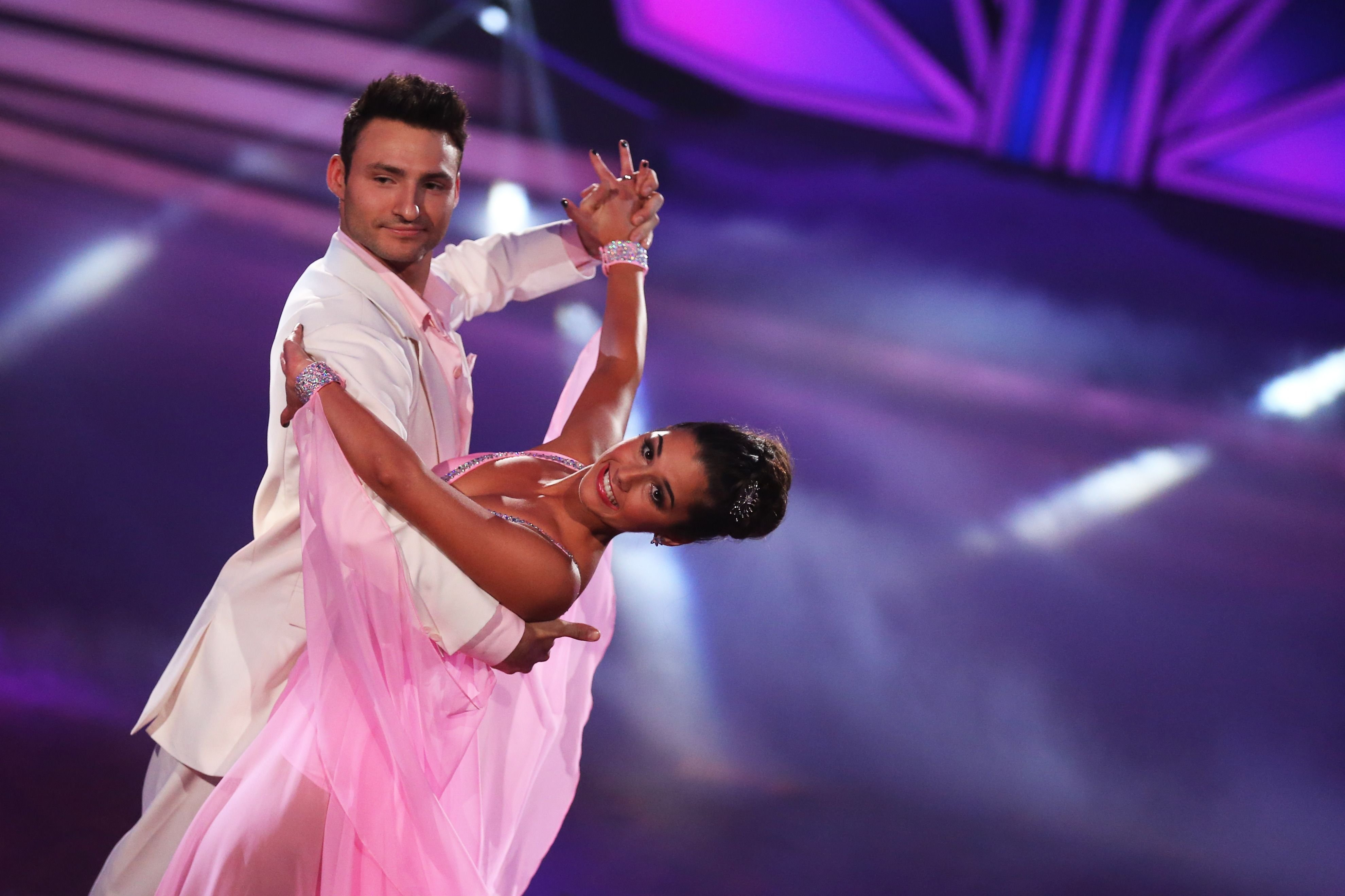 Sarah Lombardi will „alle Selbstzweifel in die Mülltonne“ werfen.