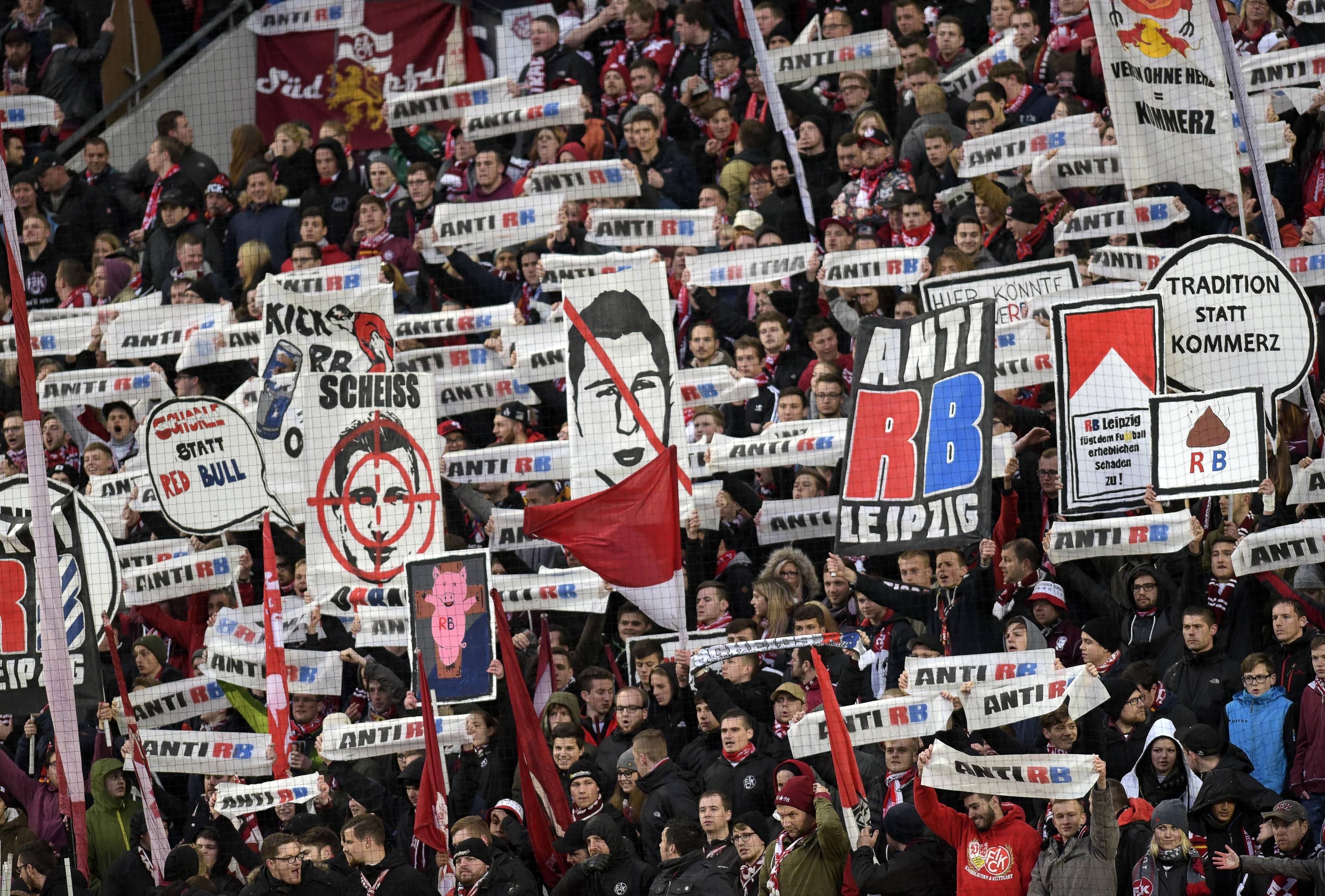 „Neue Dimension der Geschmacklosigkeit” (Ralf Rangnick): Die Schmähungen gegen Willi Orban und RB Leipzig beim 1. FC Kaiserslautern