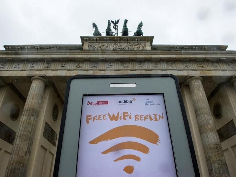 Bislang wurde die Verbreitung öffentlicher WLAN-Hotspots in Deutschland durch unklare Rechtsverhältnisse ausgebremst. Foto: Paul Zinken