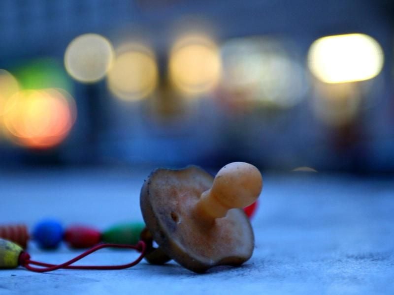 Eltern sollten darauf achten, dass ihre Kinder nicht unbaufsichtigt im Auto einschlafen. Es könnte sich am Sicherheitsgurt strangulieren. Foto: Ole Spata/ Symbolbild