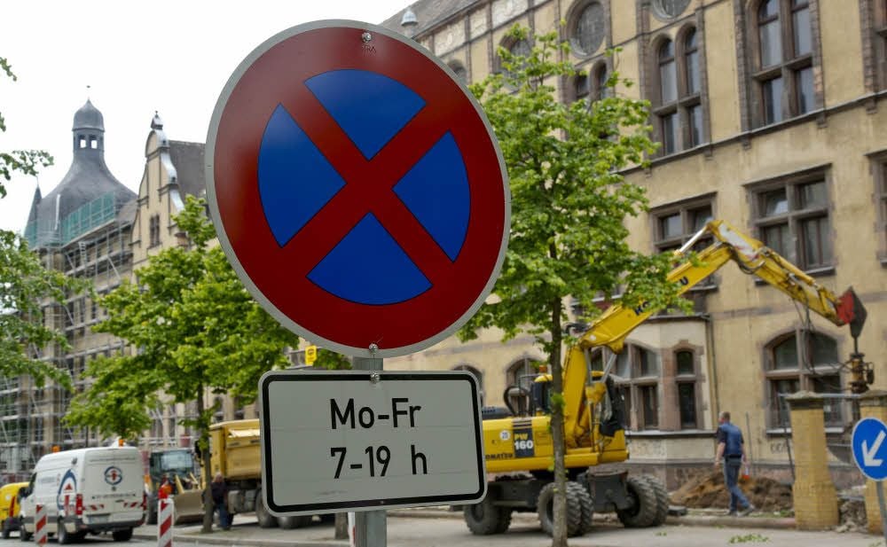 Die Fahrer der im Paulusviertel abgeschleppten Autos meinen, dass diese Schilder am Vorabend nicht vor dem ehemaligen Regierungspräsidium gestanden haben. Die Stadt weist diesen Vorwurf zurück.