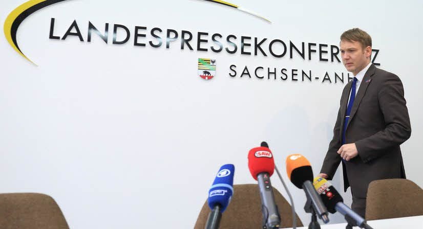 Fraktionschef André Poggenburg vor der Landespressekonferenz