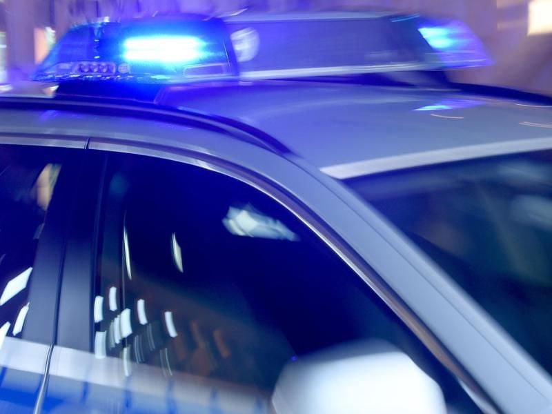 Blaulicht auf Polizeiwagen. Foto: Carsten Rehder/Archiv