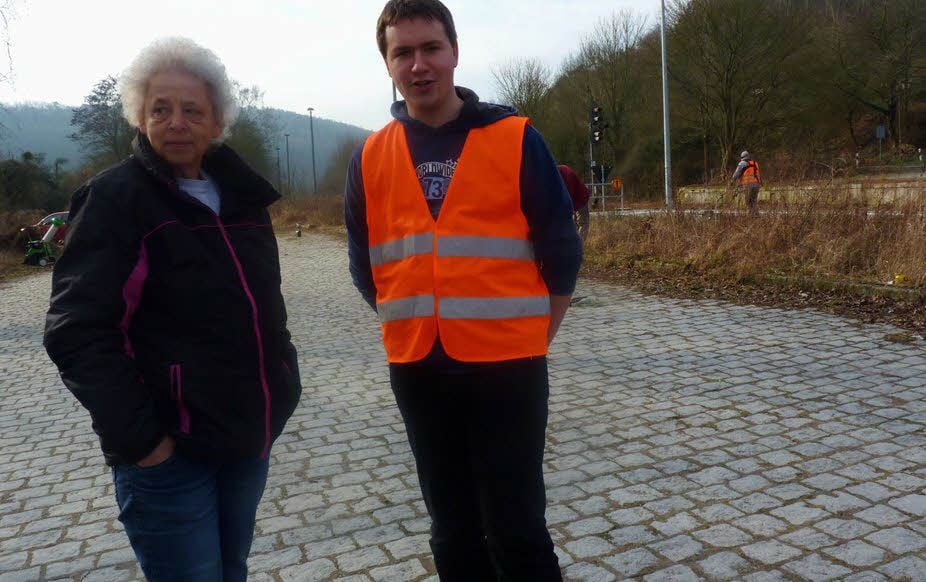 Nebras Bürgermeisterin Antje Scheschinski im Gespräch mit Ferdinand Fischer, dem neuen IG-Vorsitzenden.