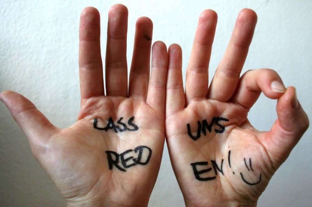 Gebärdensprache funktioniert über Handzeichen.