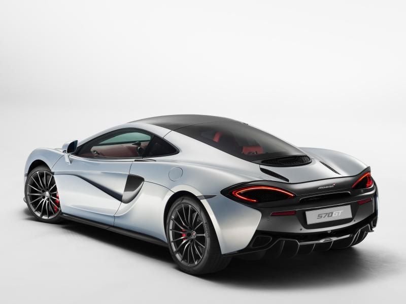 Premiere bei McLaren: Als erster McLaren überhaupt besitzt der ab Sommer erhältliche 570GT einen konventionellen Kofferraum. Foto: McLaren