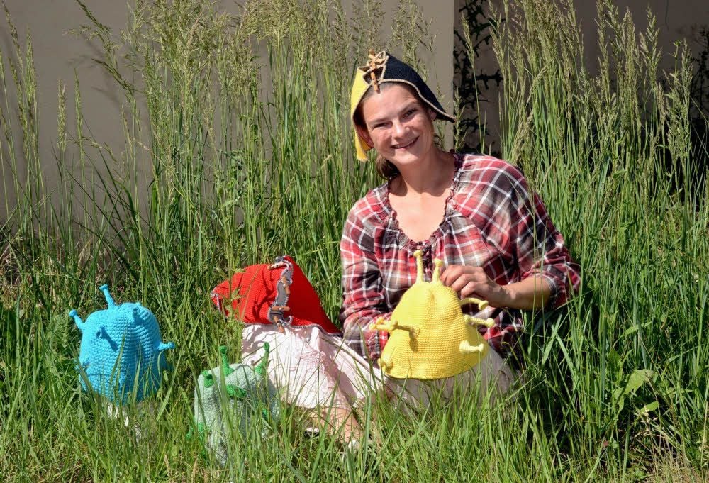 Midsommar mit Mütze? Für Camilla Carlsson kein Problem. In Schweden regnet es schließlich oft zu diesem Fest.