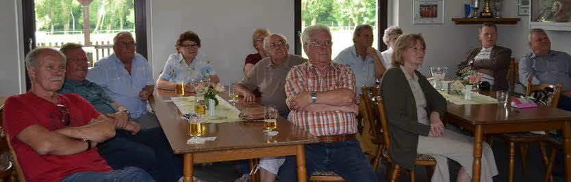 Im Helbraer Sportlerheim erlebten die historischen Filme ihre Premiere.