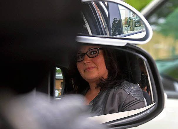 Melanie Keil ist die einzige Fahrlehrerin in Aschersleben. Nach eigenen Angaben hatte sie schon immer „Benzin im Blut“.
