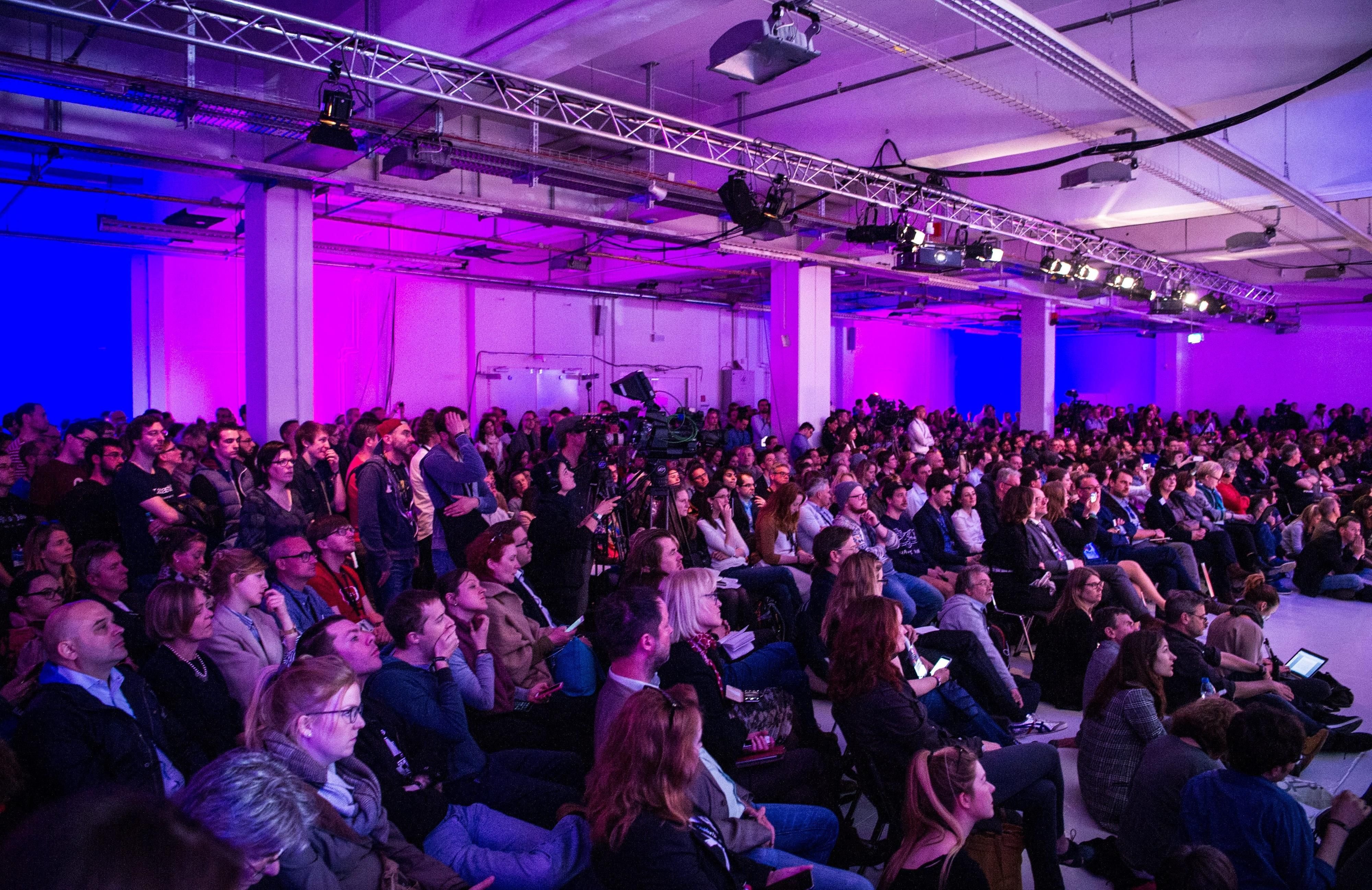 Auf der zehnten Internet-Konferenz Re:publica versammelten sich rund 8000 Blogger, YouTuber und Politiker, Künstler, Netzaktivisten und Intellektuelle.