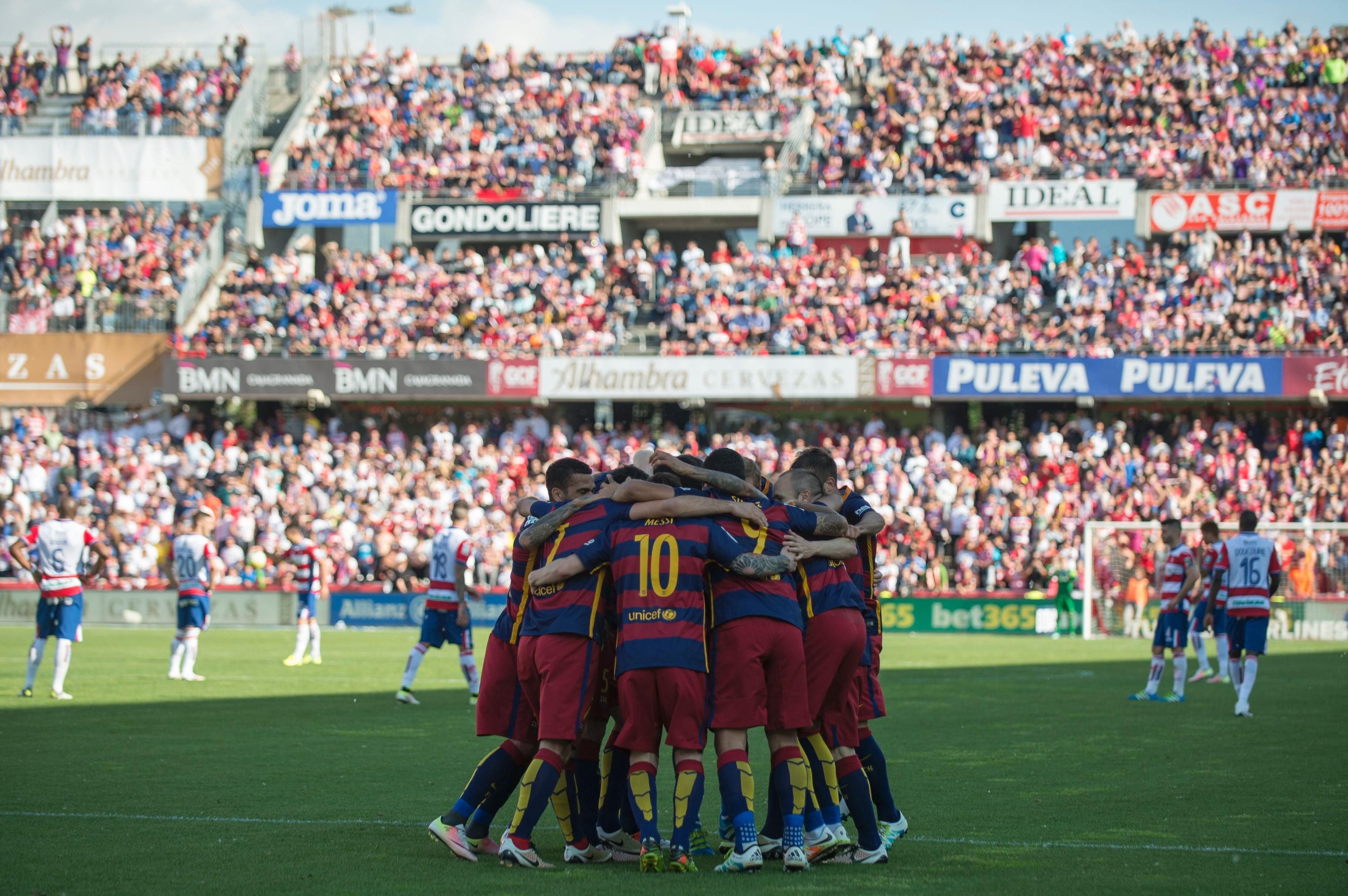 Der FC Barcelona gewinnt die spanische Fußball-Meisterschaft.