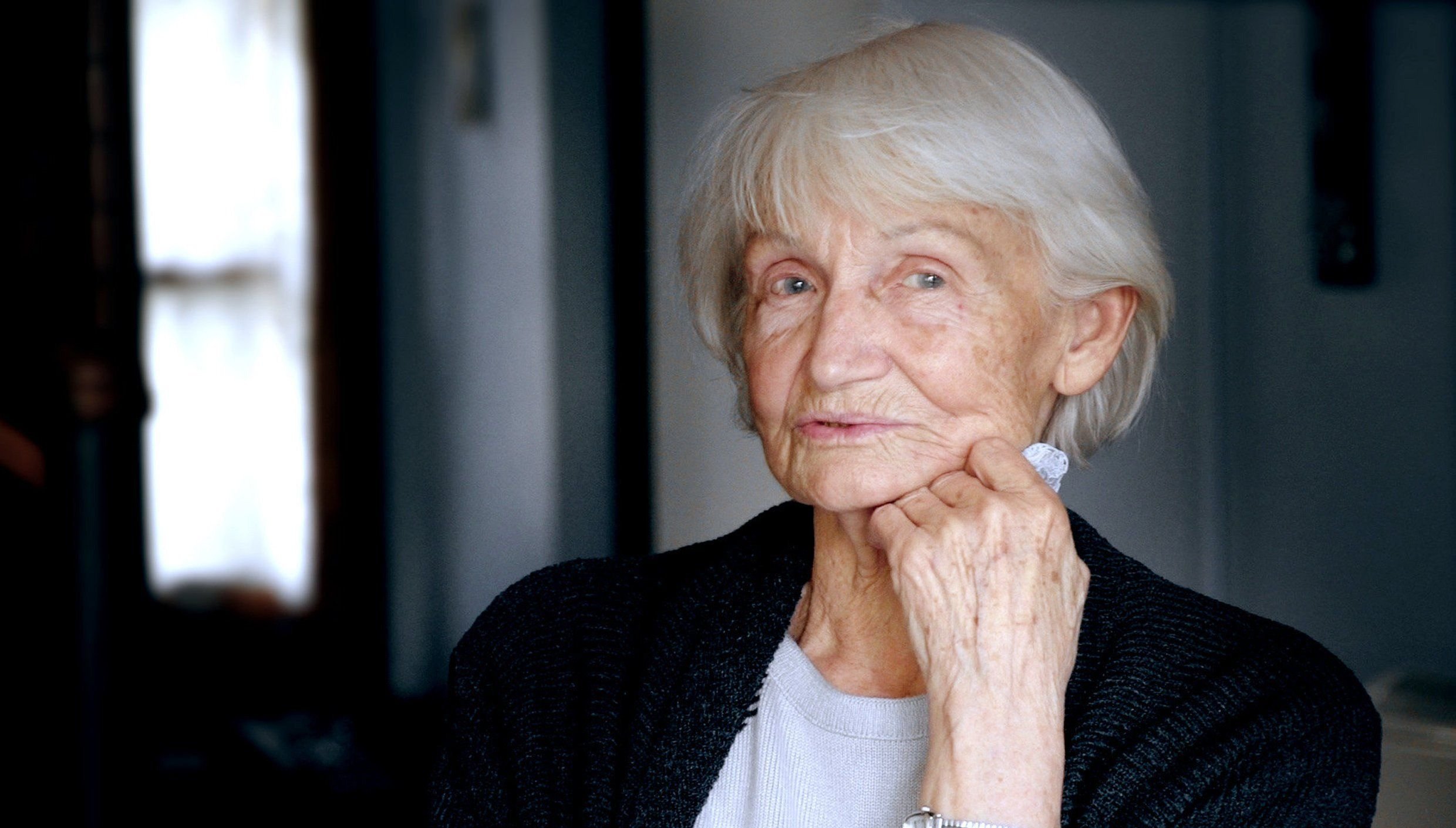 Margot Honecker im Gespräch während des Dokumentarfilms „Honeckers Ende“ im Jahr 2012.