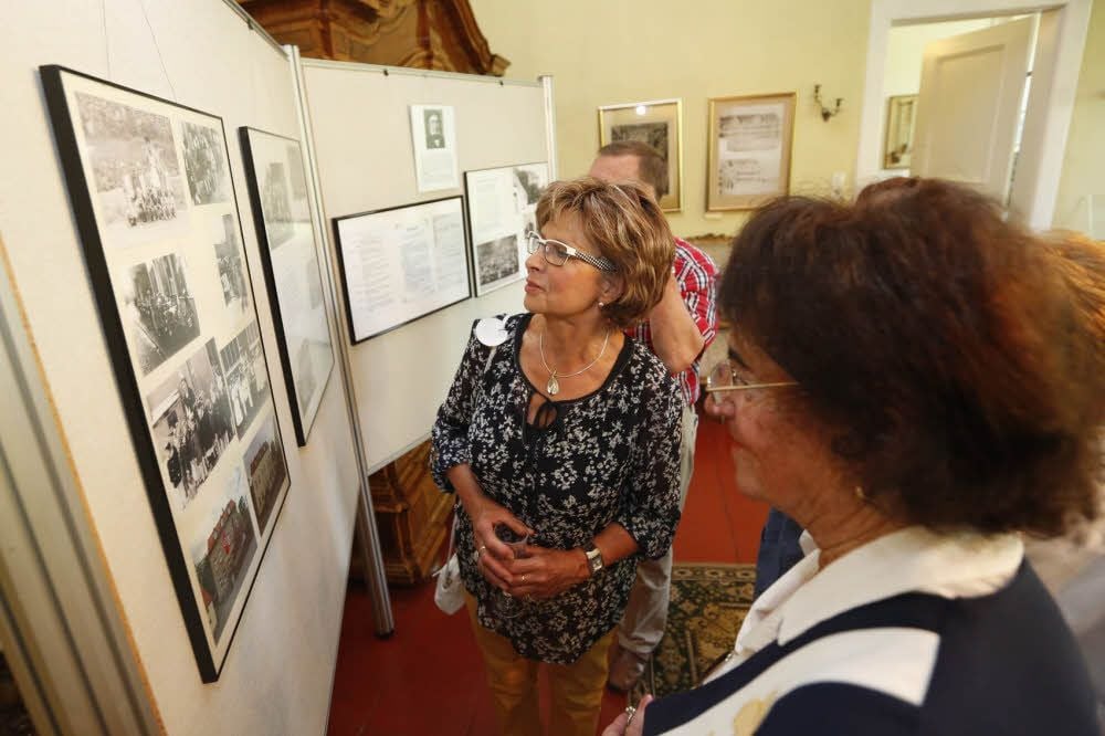 Im Schloss ist eine Ausstellung über die Geschichte der Einrichtung und über Spielsachen aus der Vergangenheit zu sehen.