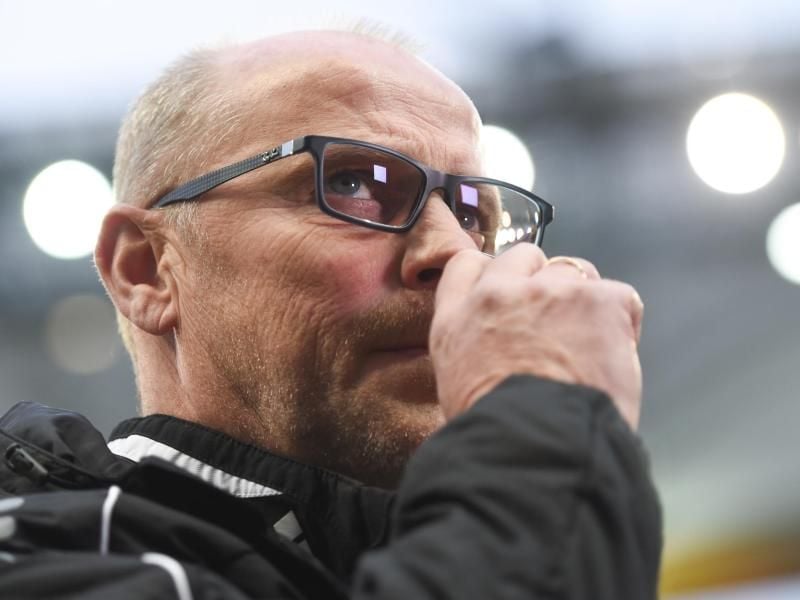 Was wird aus Thomas Schaaf in Hannover? Foto: Arne Dedert