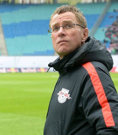 Ralf Rangnick blickt nachdenklich.