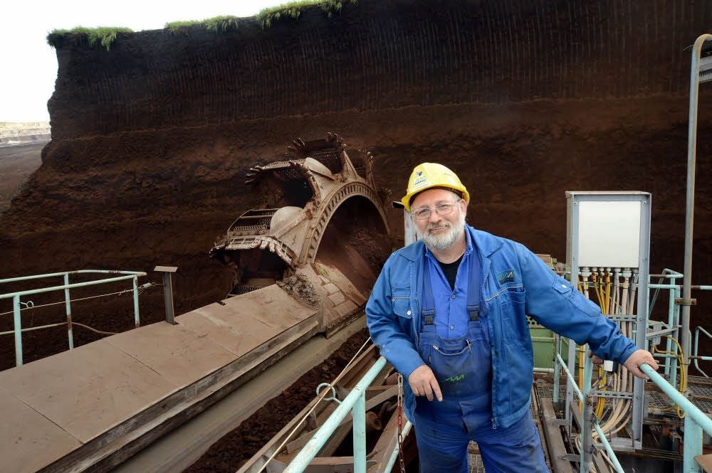 Jörg Krummsdorf ist im Tagebau Vereinigtes Schleenhain tätig. Mehrmals im Jahr reist er beruflich in die Welt.