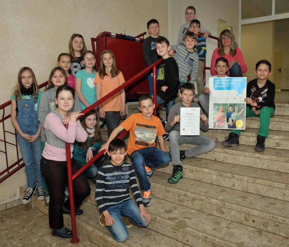 Die Ethikgruppe der Klasse 5b des Geschwister-Scholl-Gymnasiums hat beim Schülerwettbewerb mit dem Projekt „Unsere Schule ist für alle da“ teilgenommen.