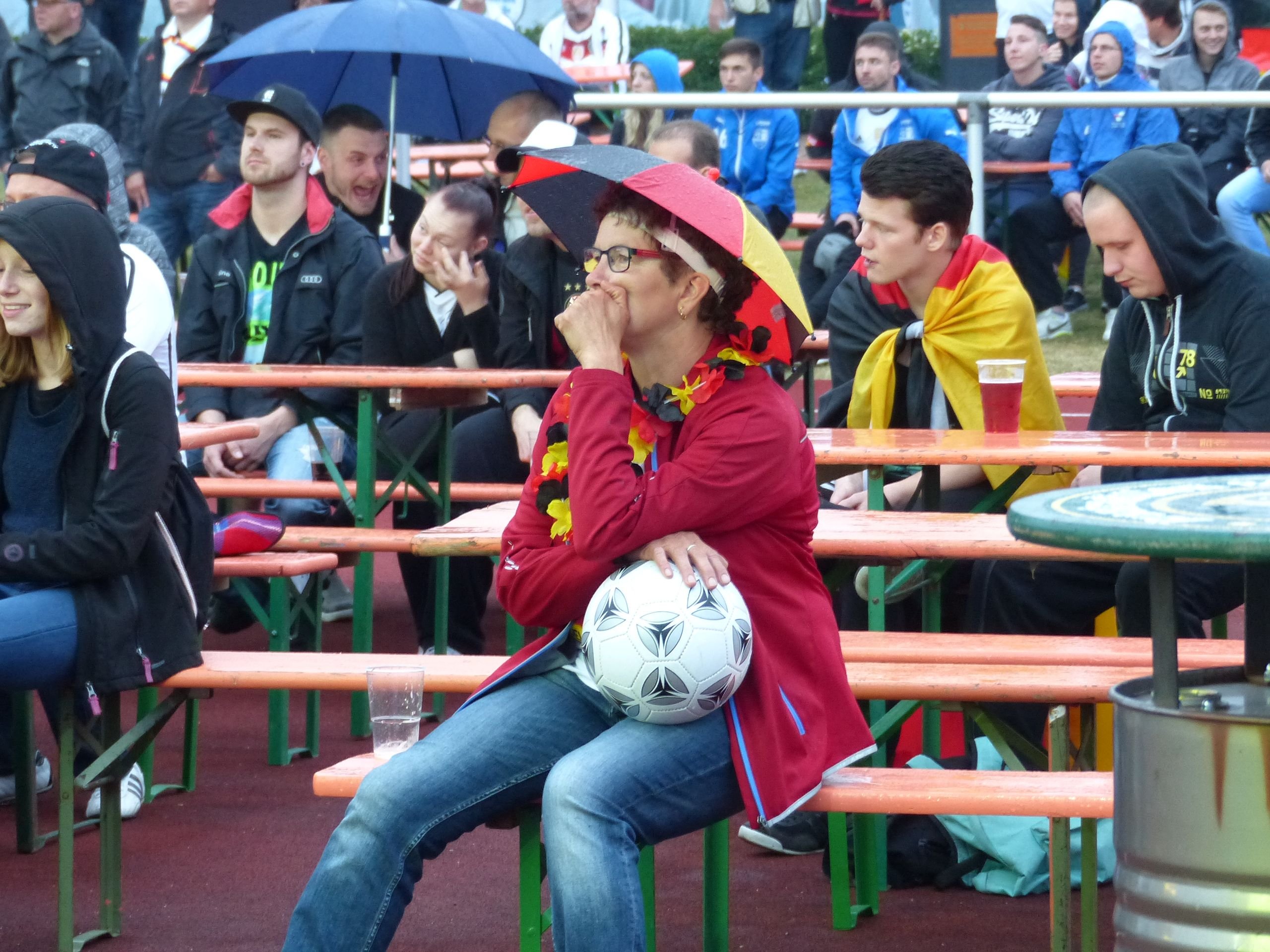 Beim Public Viewing im Bitterfelder Sportpark sind 500 Gäste gekommen