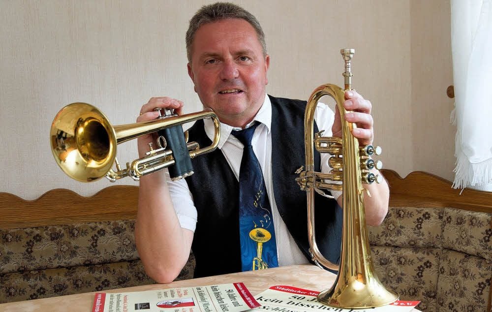Roland Peterke ist dienstältestes Mitglied des Orchesters - nach der Trompete spielt er heute Flügelhorn.