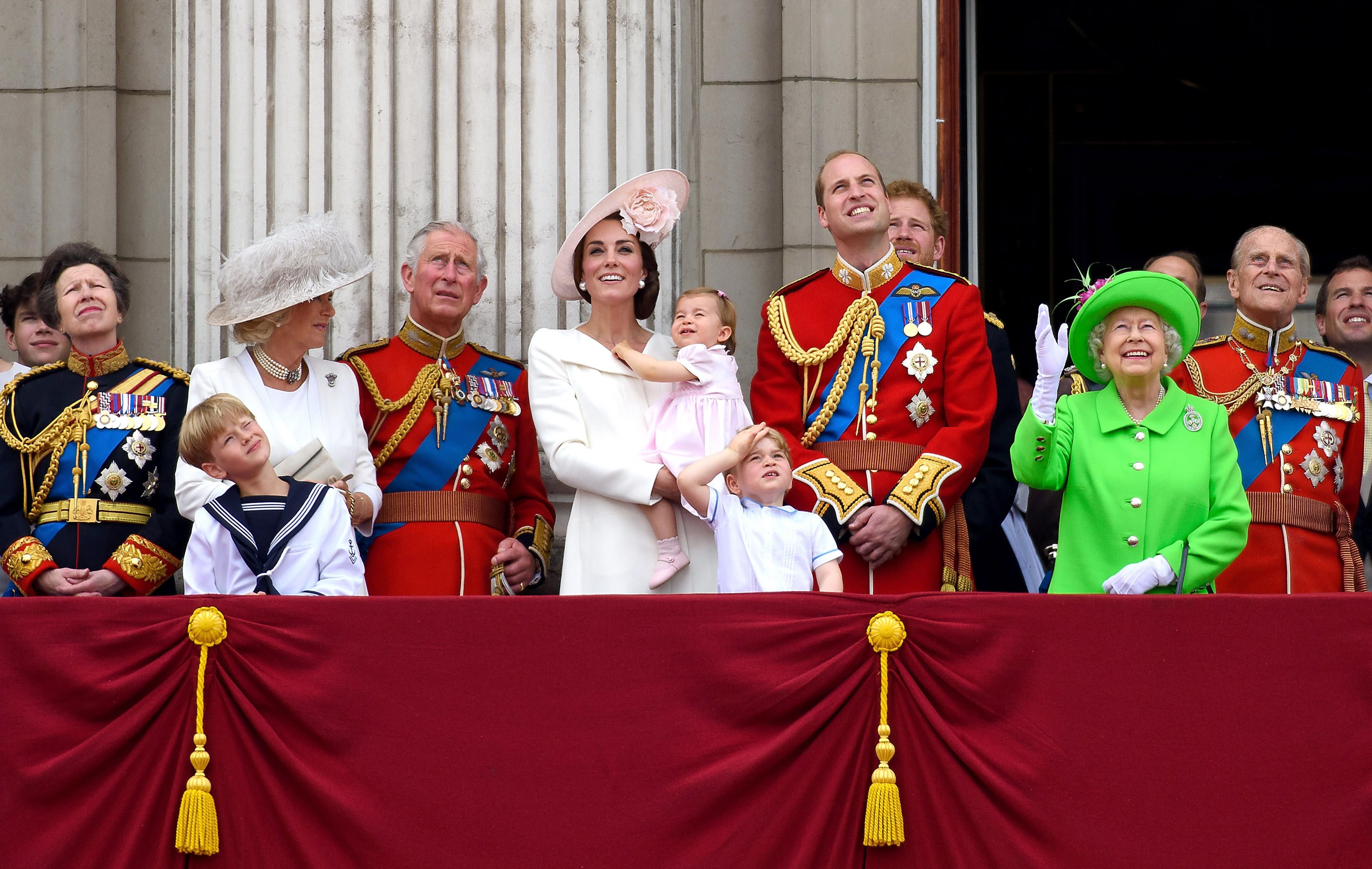 Die Royals: Familienfoto mit der kleinen Charlotte.