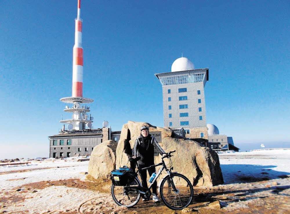Kurt Kuchinke aus Ilberstedt ist zum Brocken gefahren. Für die Strecke von 191 Kilometer wollte er für seine sportliche Leistung Spenden sammeln, was allerdings nicht geklappt hat.