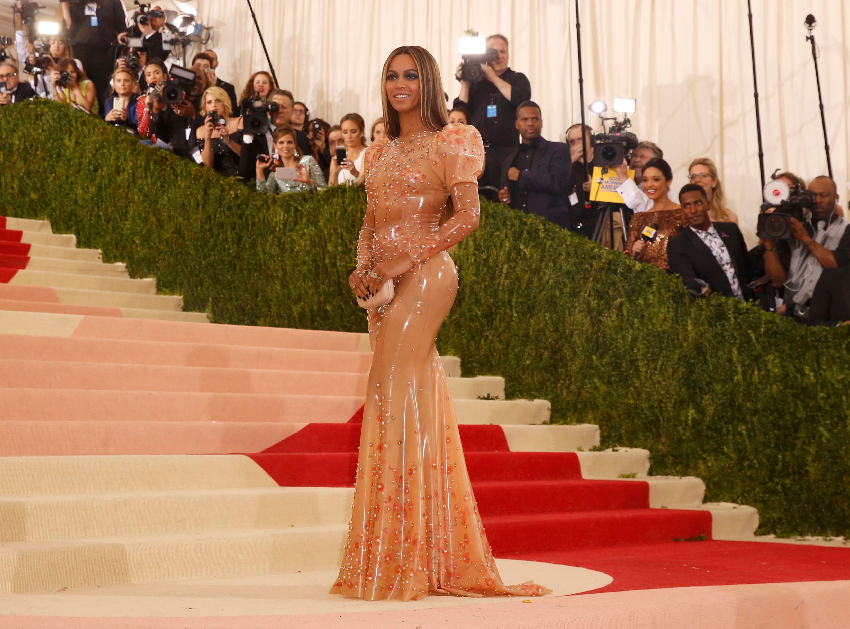 Beyoncé in Latex